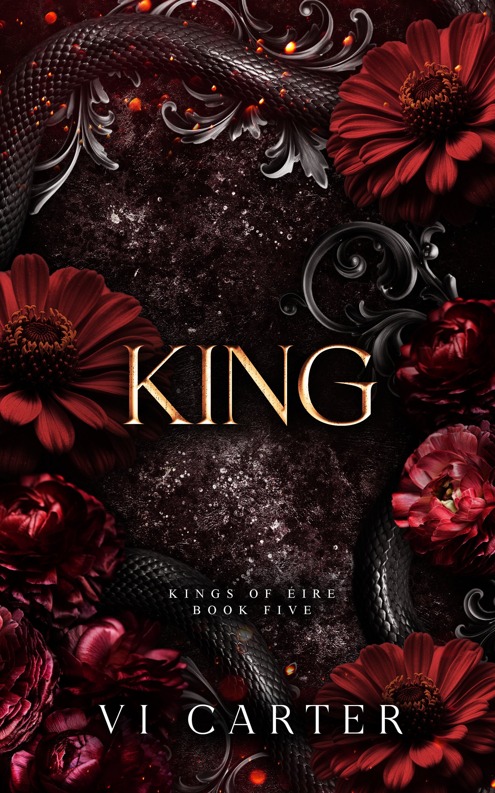 Book cover of 'King' by Vi Carter, Kings of Eire book five, featuring a black serpent and deep red flowers.